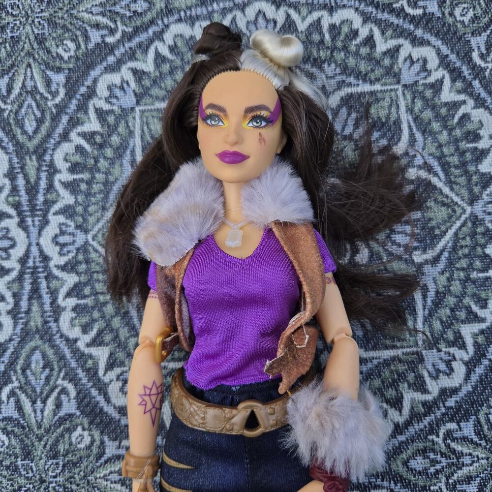 Mattel Disney Zombies 2 Wynter Barkowitz Dressed Articulated Werewolf Doll - Picture 2 of 5